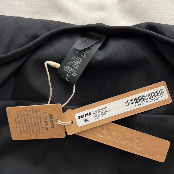 SKIMS SHAPING SWIM TANK ONE PIECE - Picture 2 of 3